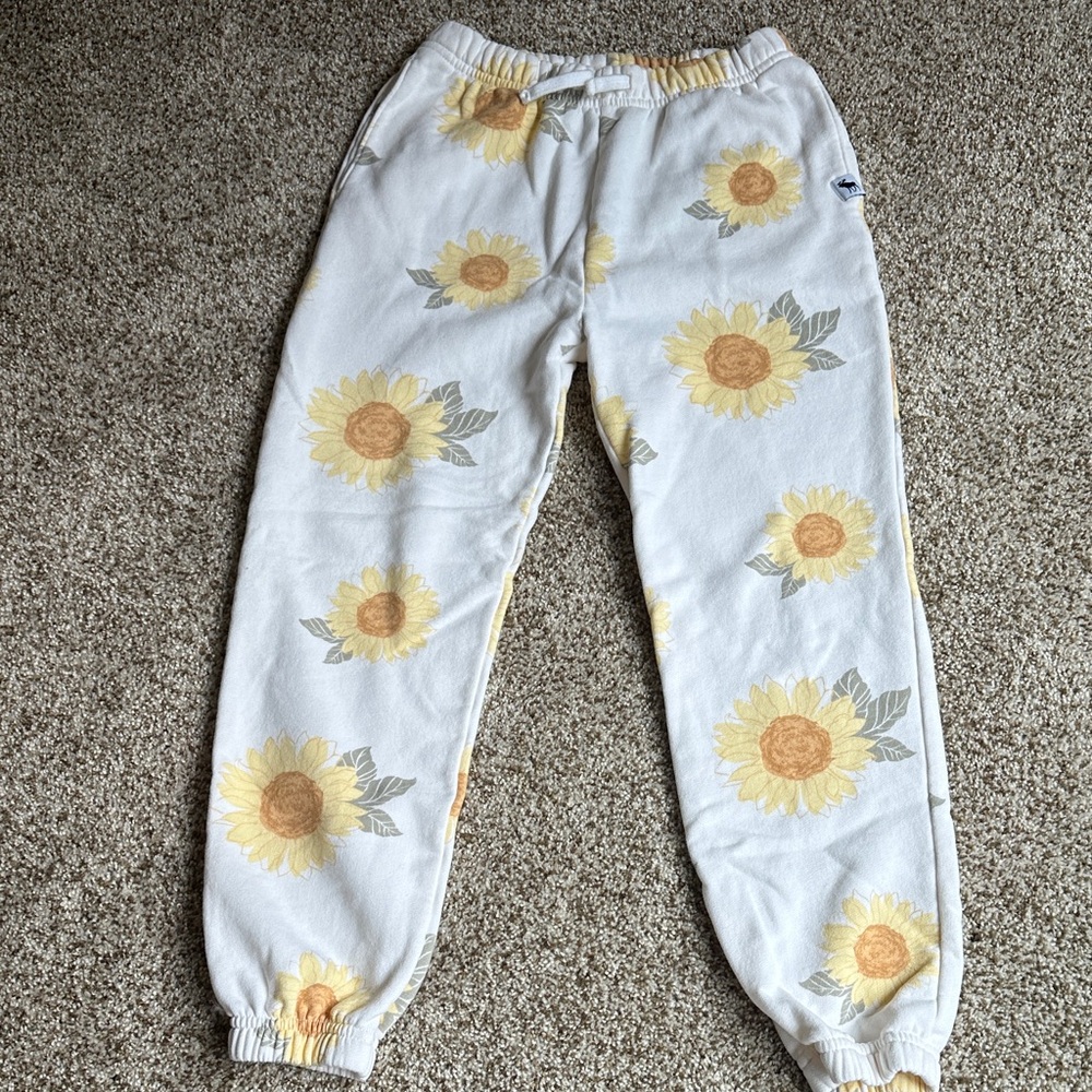 EUC Sunflower 🌻 Sweatpants - Size 9/10